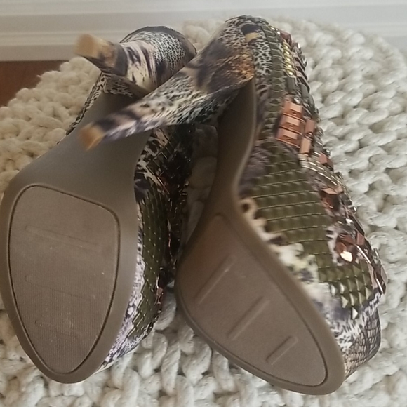 NWT Jewelled Royal Zigisoho Platforms - Picture 5 of 8